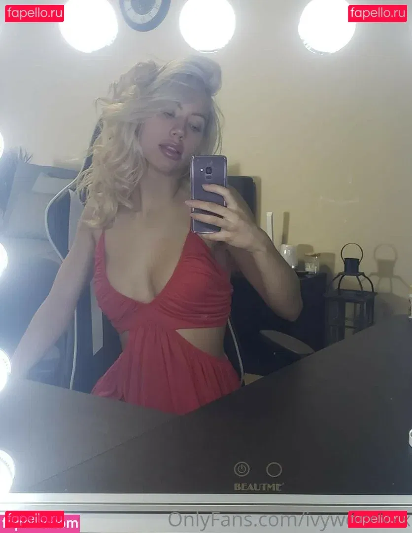 Ivy Wolfe / ivywolfesworld / officialivywolfe Onlyfans Photo Gallery 