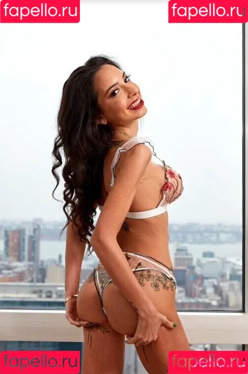 officialtrinitystclair / trinitystclair Onlyfans Photo Gallery 