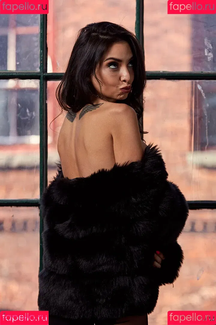 officialtrinitystclair / trinitystclair Onlyfans Photo Gallery 