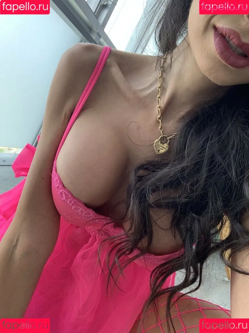 officialtrinitystclair / trinitystclair Onlyfans Photo Gallery 