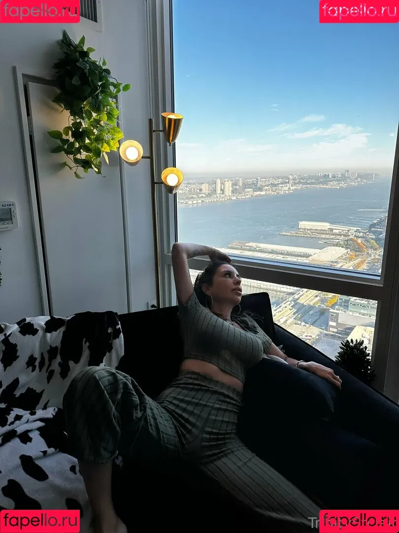 officialtrinitystclair / trinitystclair Onlyfans Photo Gallery 