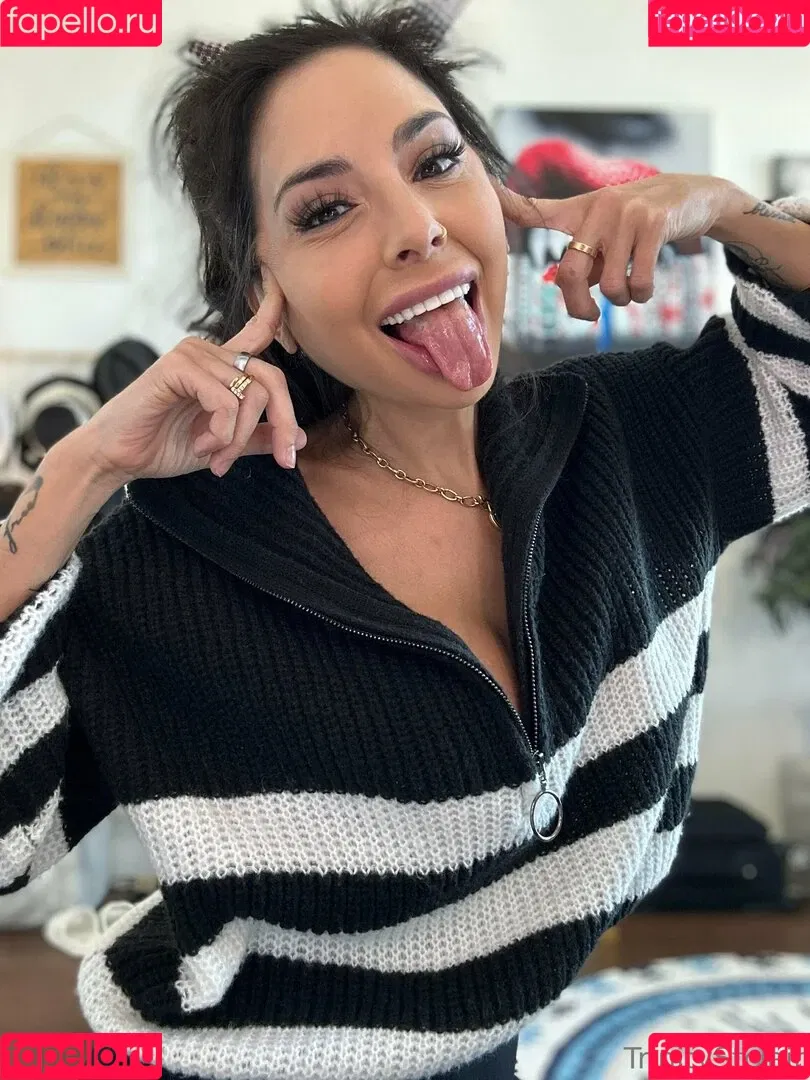 officialtrinitystclair / trinitystclair Onlyfans Photo Gallery 