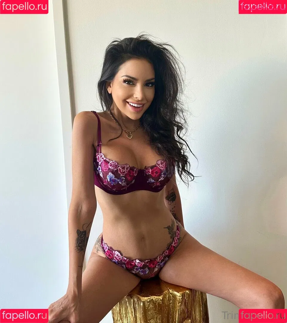 officialtrinitystclair / trinitystclair Onlyfans Photo Gallery 