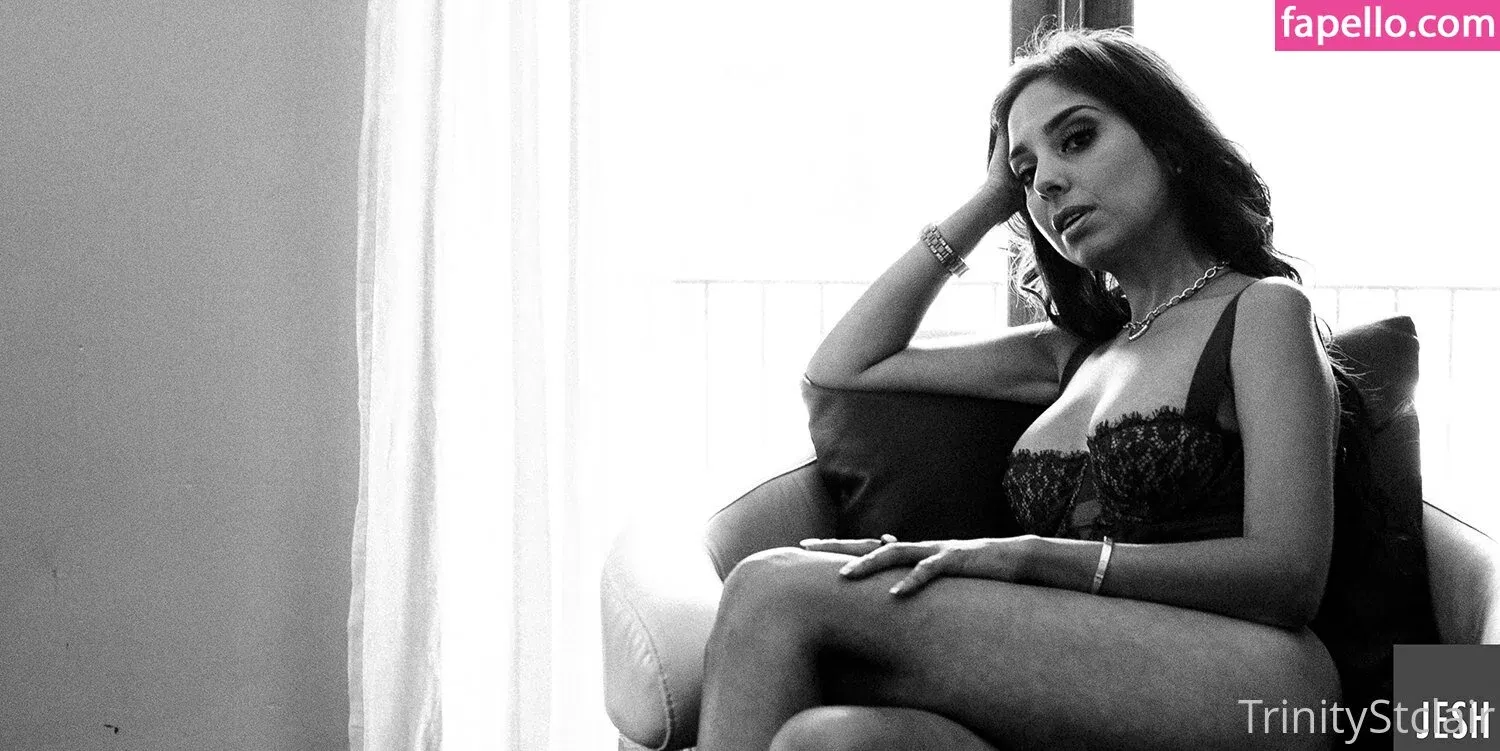 officialtrinitystclair / trinitystclair Onlyfans Photo Gallery 