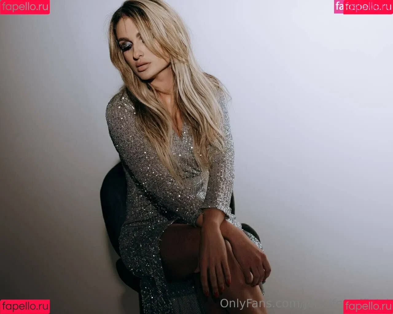 jeniferofficiel / jennifer-official Onlyfans Photo Gallery 