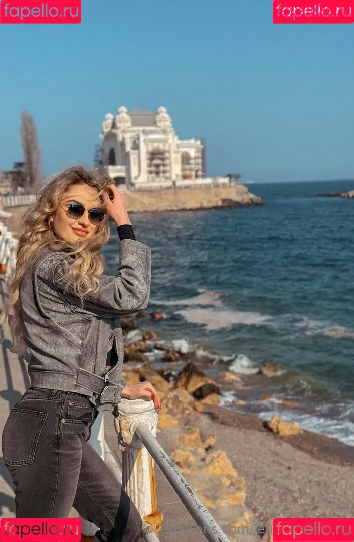 jeniferofficiel / jennifer-official Onlyfans Photo Gallery 