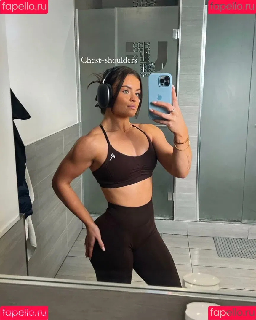 MIA GREEN / mialaurengreen / wetmia Onlyfans Photo Gallery 