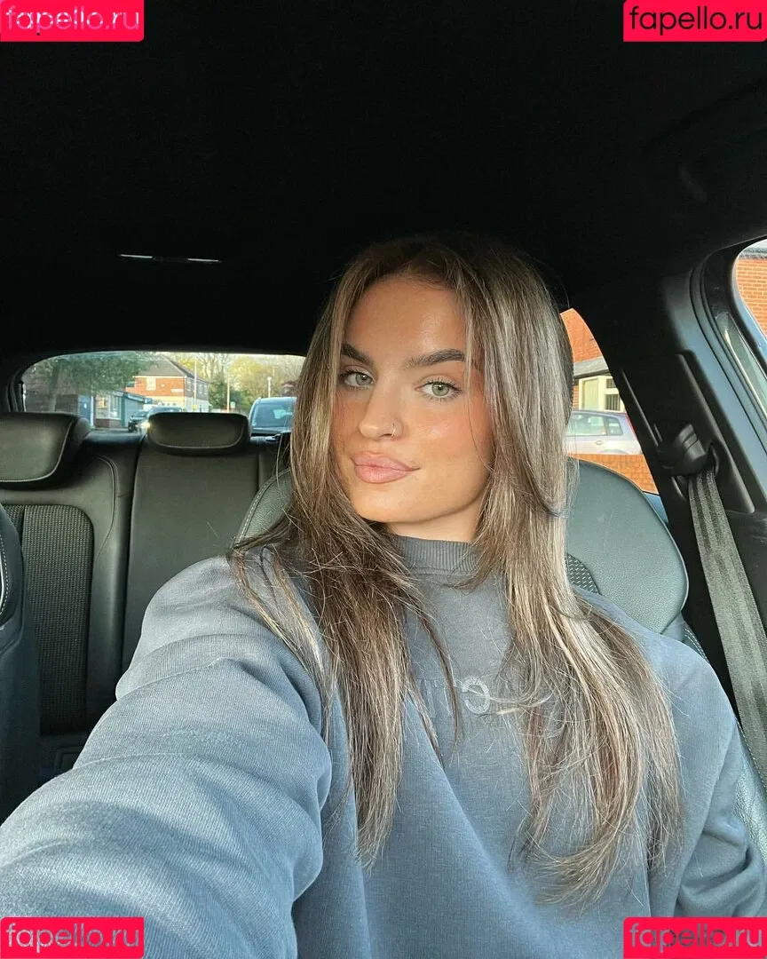 MIA GREEN / mialaurengreen / wetmia Onlyfans Photo Gallery 