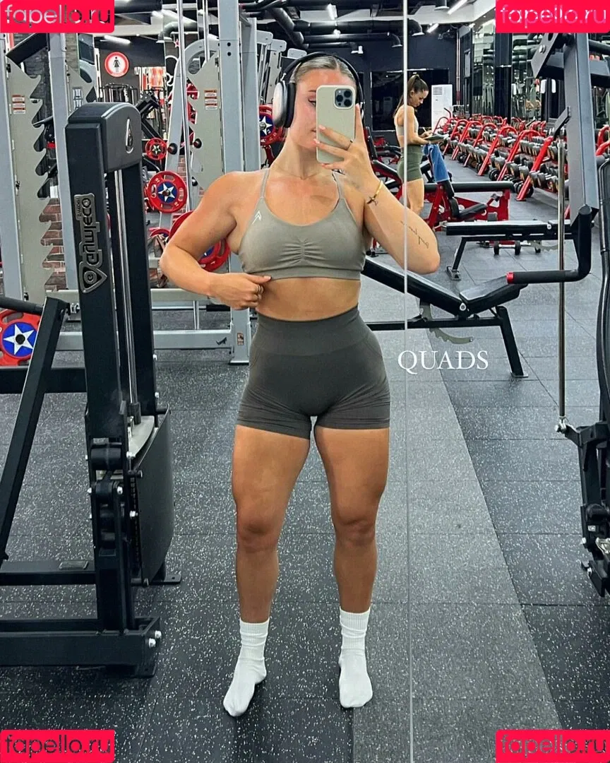 MIA GREEN / mialaurengreen / wetmia Onlyfans Photo Gallery 