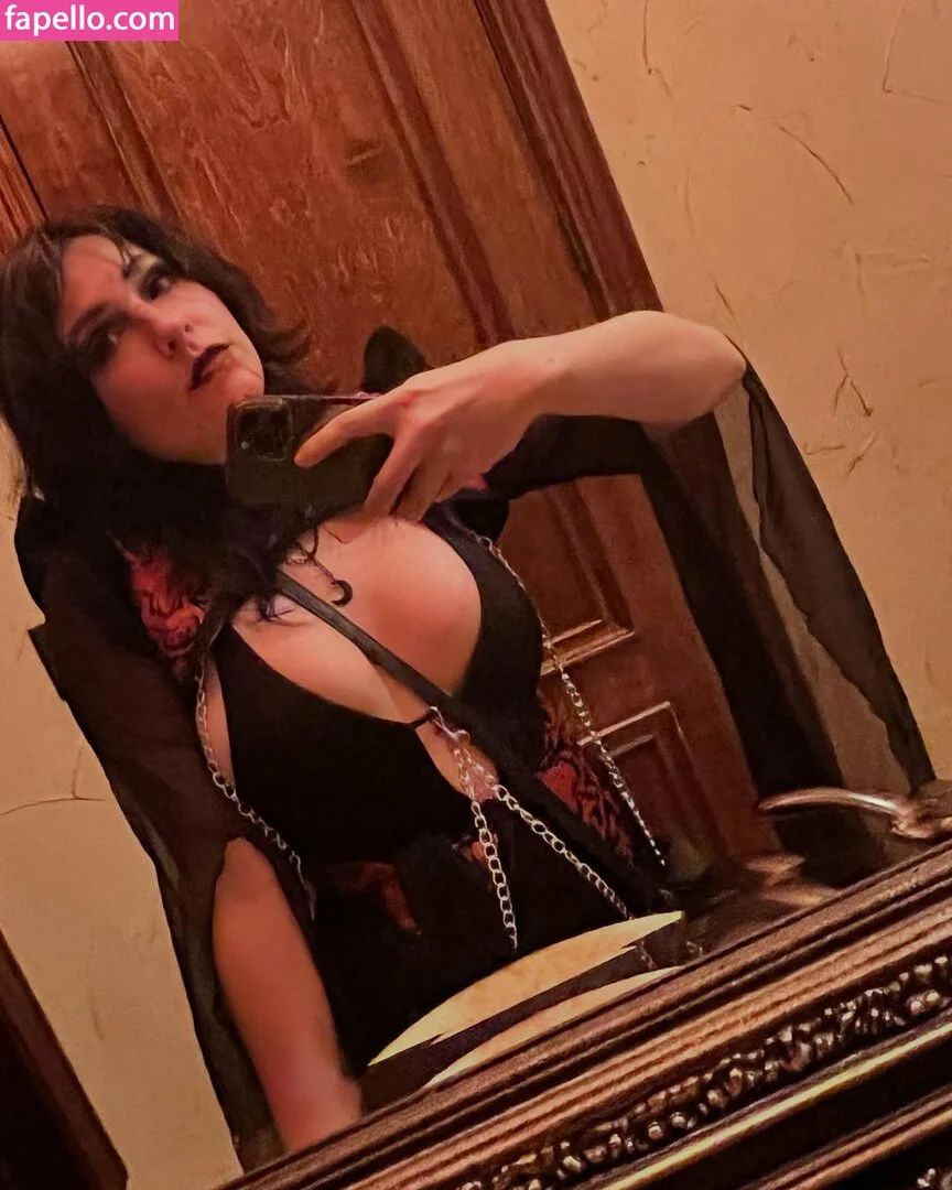 Notsoerudite / not_so_erudite Onlyfans Photo Gallery 