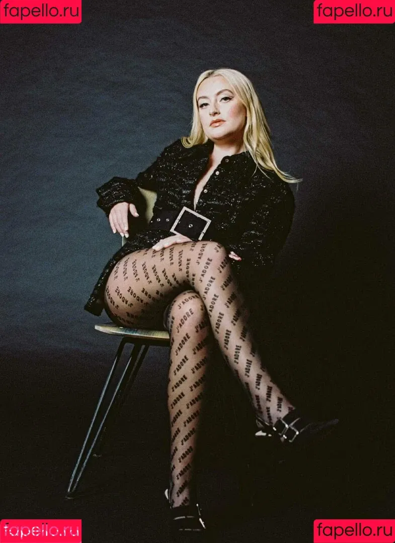 Amelia Dimoldenberg / ameliadimz / emilynudess Onlyfans Photo Gallery 