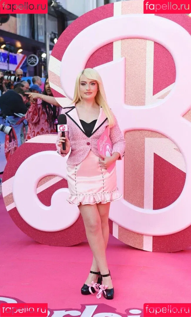 Amelia Dimoldenberg / ameliadimz / emilynudess Onlyfans Photo Gallery 