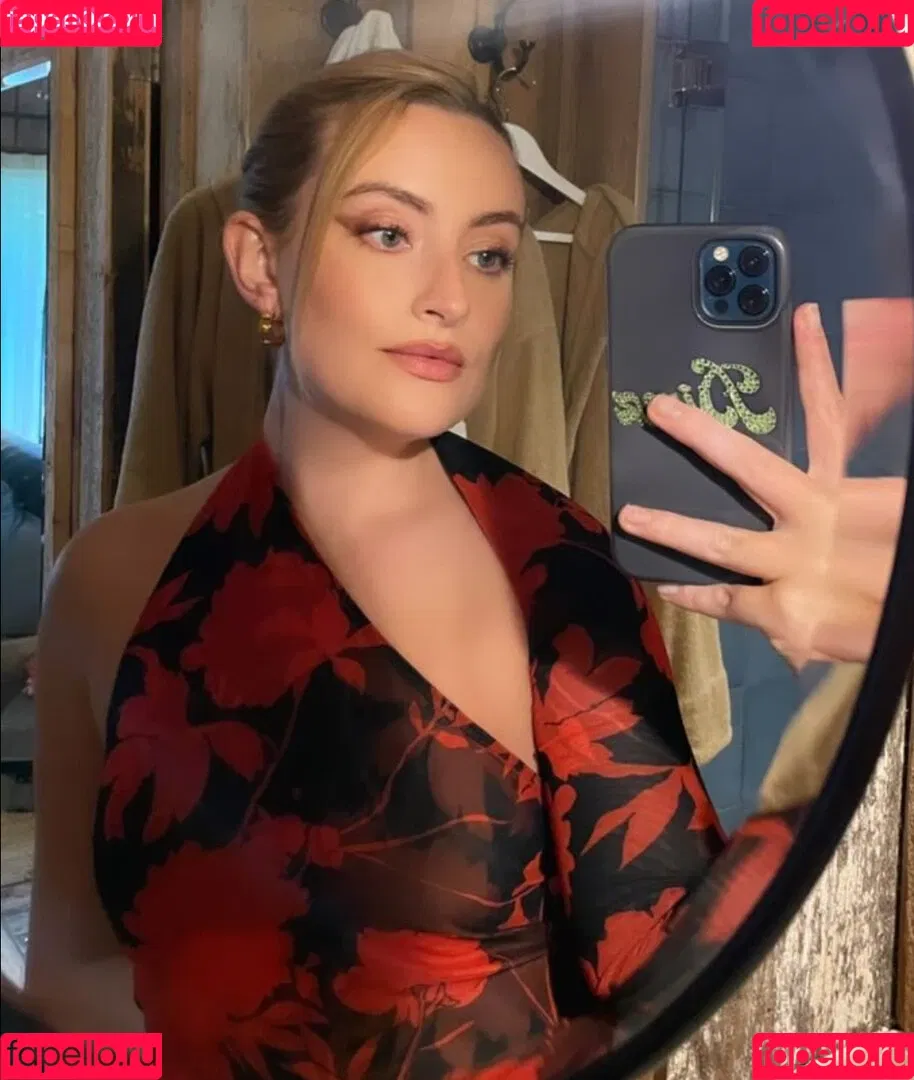 Amelia Dimoldenberg / ameliadimz / emilynudess Onlyfans Photo Gallery 