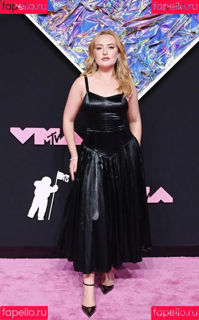 Amelia Dimoldenberg / ameliadimz / emilynudess Onlyfans Photo Gallery 