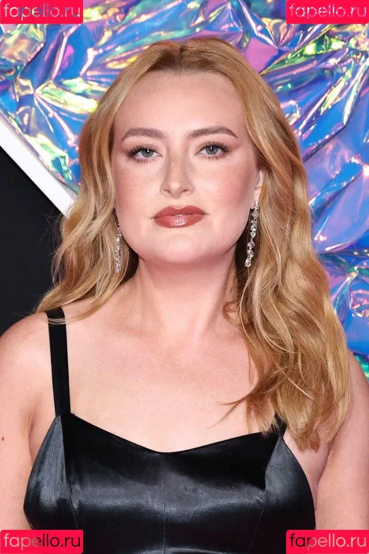 Amelia Dimoldenberg / ameliadimz / emilynudess Onlyfans Photo Gallery 