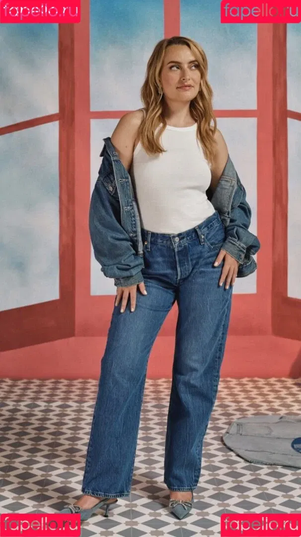 Amelia Dimoldenberg / ameliadimz / emilynudess Onlyfans Photo Gallery 