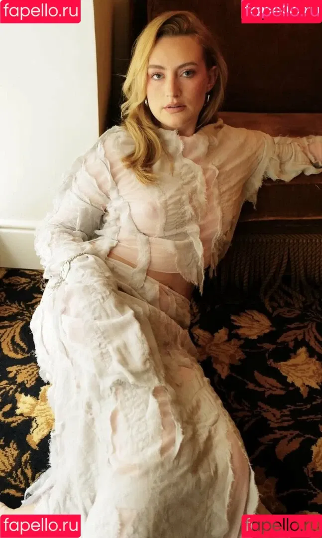 Amelia Dimoldenberg / ameliadimz / emilynudess Onlyfans Photo Gallery 