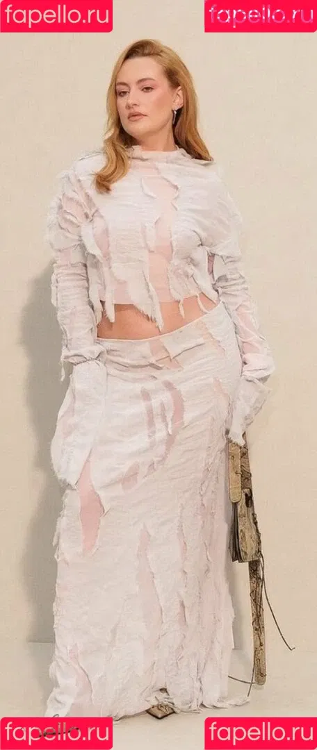 Amelia Dimoldenberg / ameliadimz / emilynudess Onlyfans Photo Gallery 