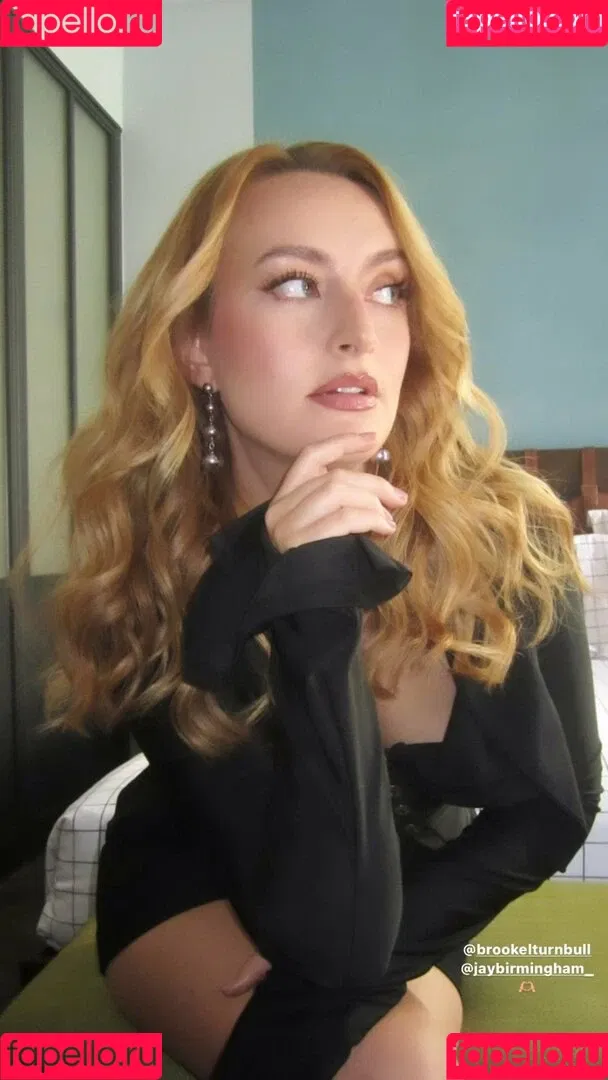 Amelia Dimoldenberg / ameliadimz / emilynudess Onlyfans Photo Gallery 