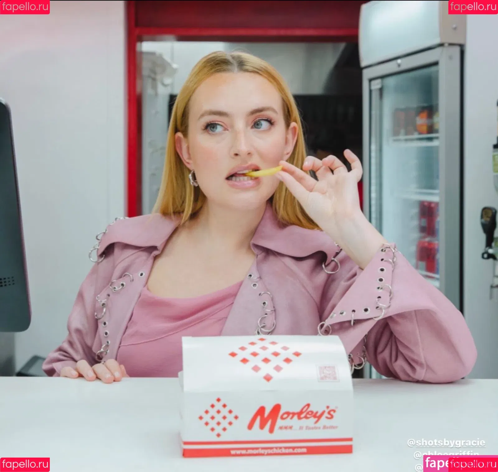 Amelia Dimoldenberg / ameliadimz / emilynudess Onlyfans Photo Gallery 