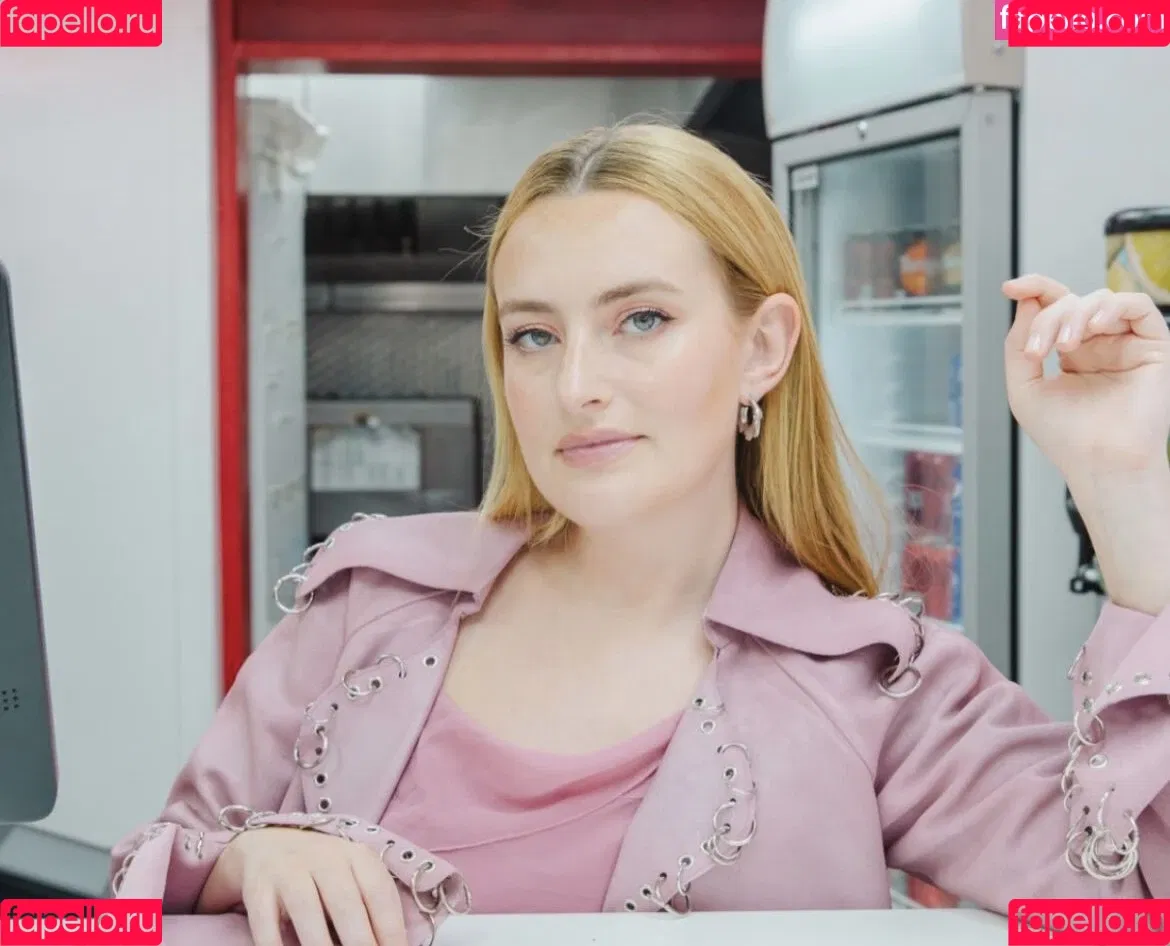 Amelia Dimoldenberg / ameliadimz / emilynudess Onlyfans Photo Gallery 