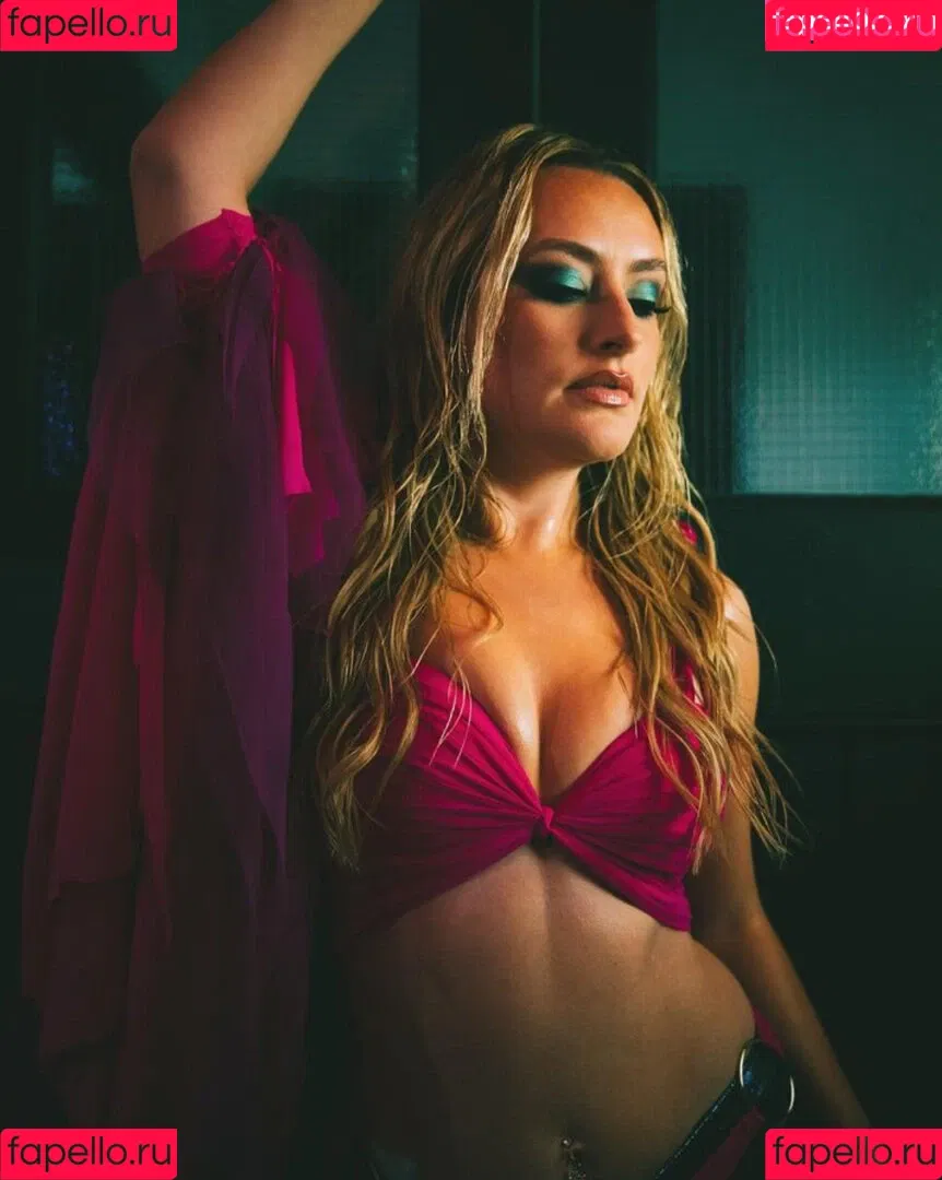 Amelia Dimoldenberg / ameliadimz / emilynudess Onlyfans Photo Gallery 