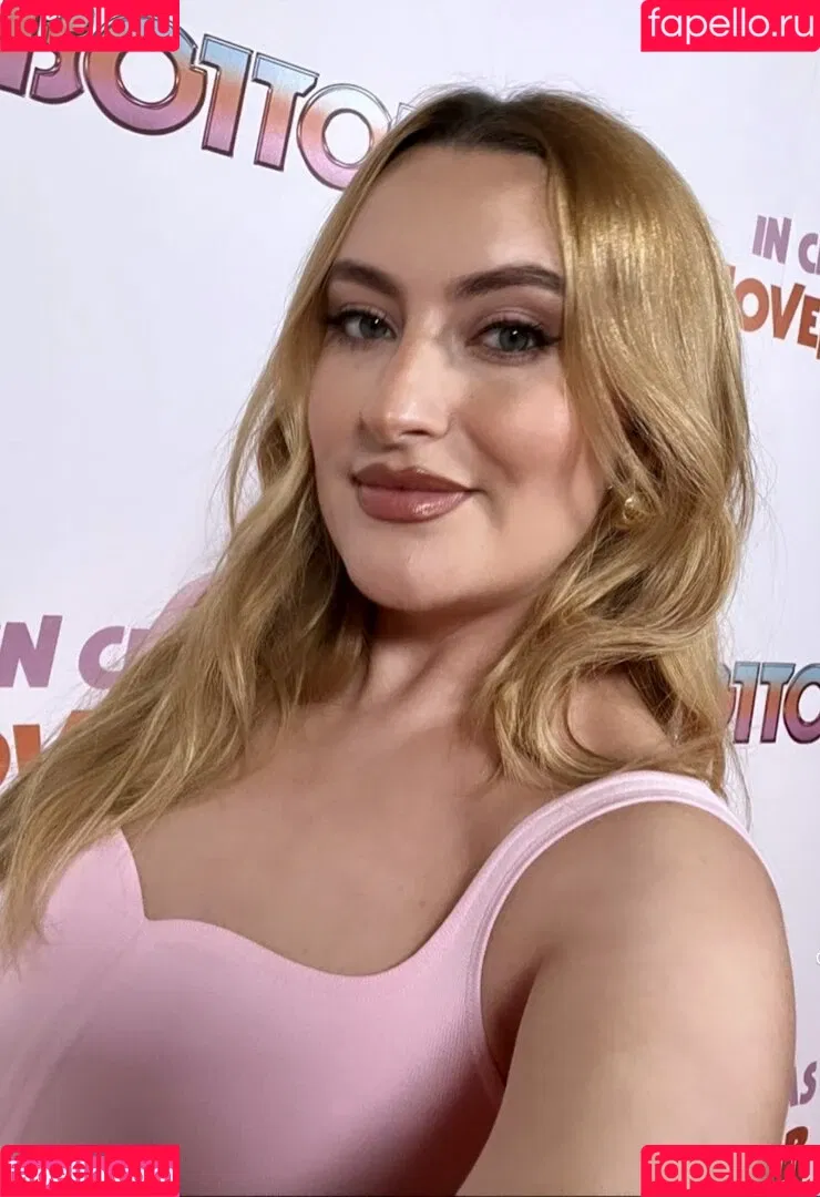 Amelia Dimoldenberg / ameliadimz / emilynudess Onlyfans Photo Gallery 