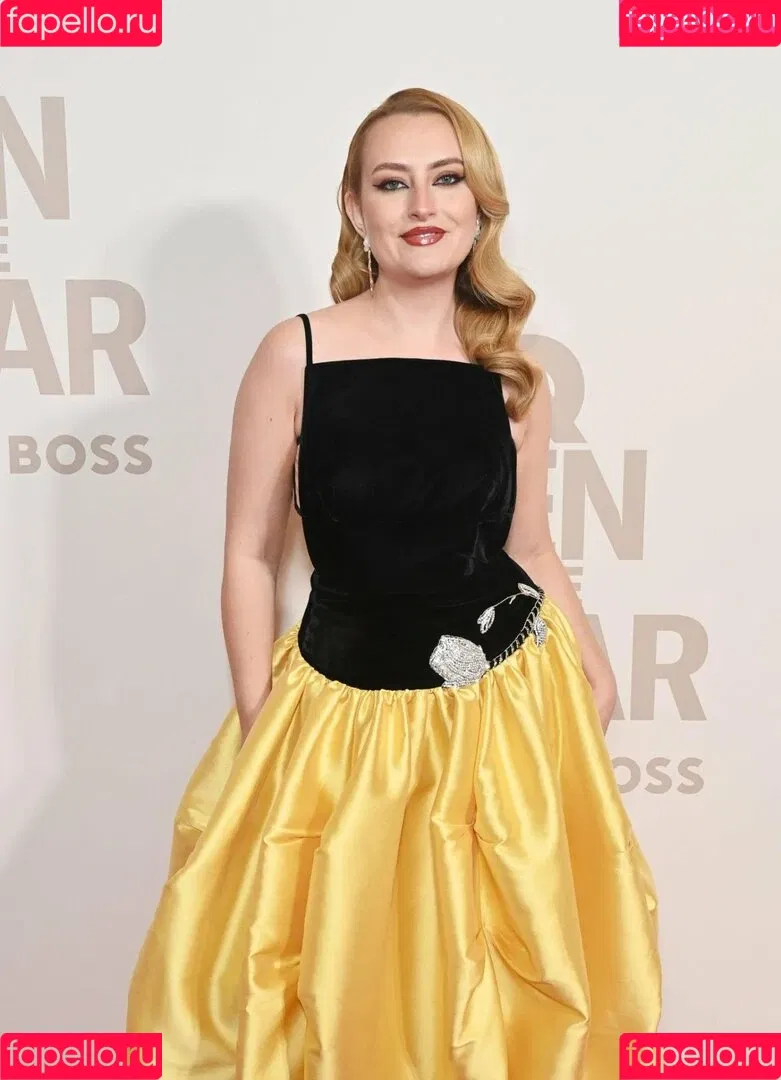 Amelia Dimoldenberg / ameliadimz / emilynudess Onlyfans Photo Gallery 