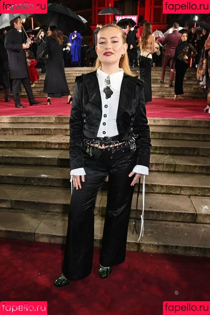 Amelia Dimoldenberg / ameliadimz / emilynudess Onlyfans Photo Gallery 