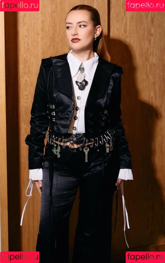 Amelia Dimoldenberg / ameliadimz / emilynudess Onlyfans Photo Gallery 