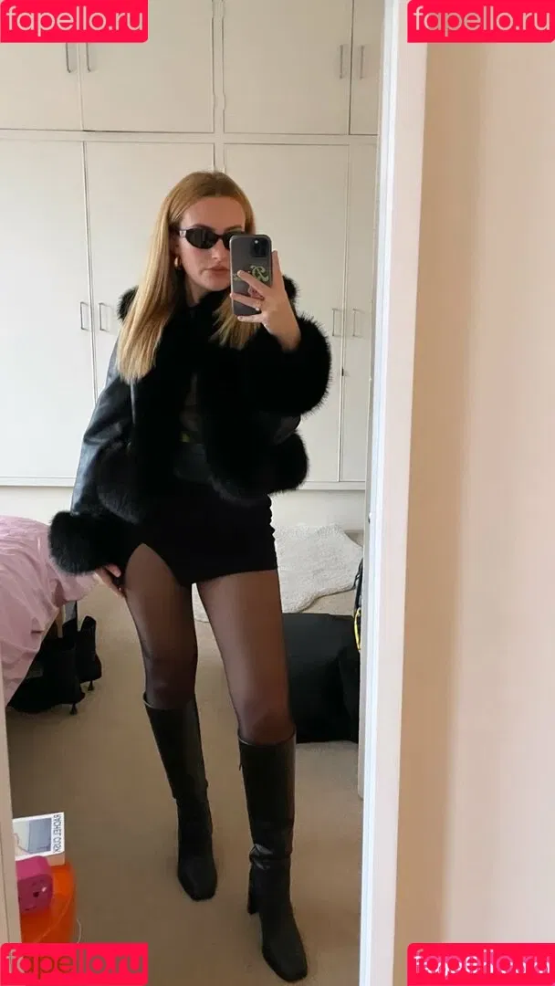 Amelia Dimoldenberg / ameliadimz / emilynudess Onlyfans Photo Gallery 