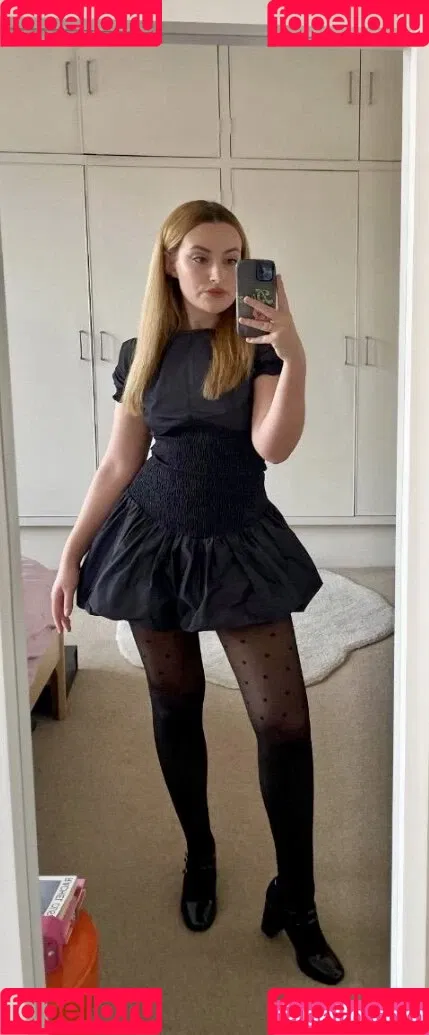 Amelia Dimoldenberg / ameliadimz / emilynudess Onlyfans Photo Gallery 