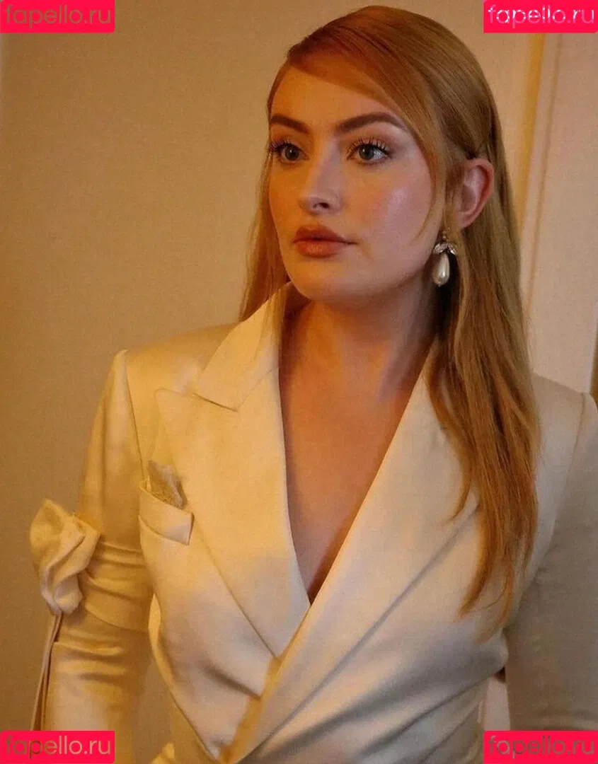 Amelia Dimoldenberg / ameliadimz / emilynudess Onlyfans Photo Gallery 