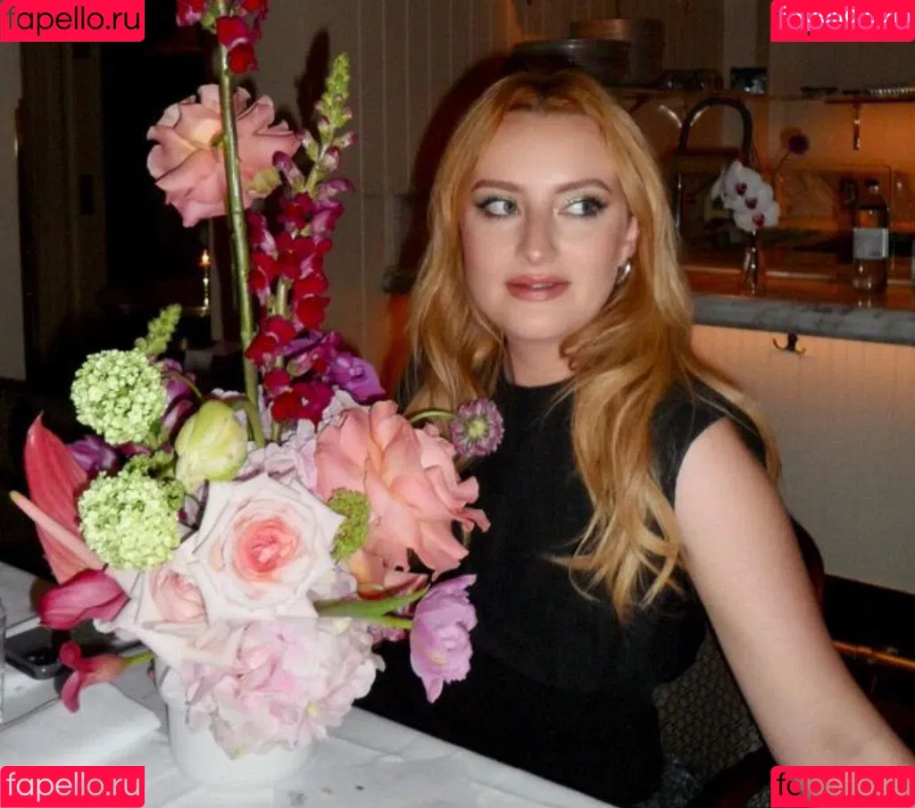 Amelia Dimoldenberg / ameliadimz / emilynudess Onlyfans Photo Gallery 