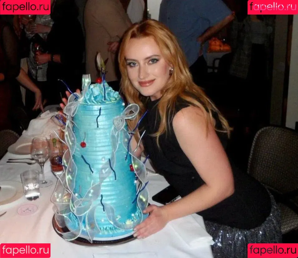 Amelia Dimoldenberg / ameliadimz / emilynudess Onlyfans Photo Gallery 