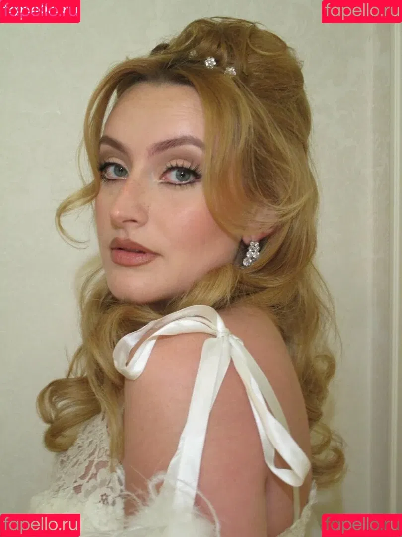 Amelia Dimoldenberg / ameliadimz / emilynudess Onlyfans Photo Gallery 