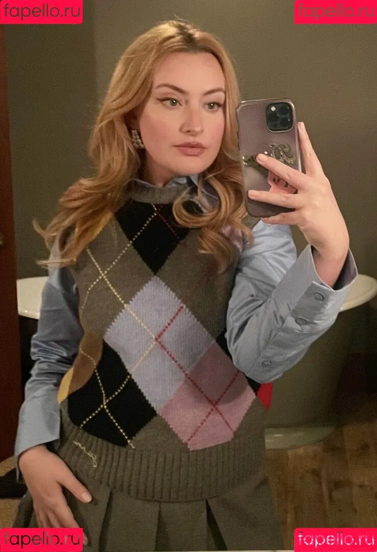 Amelia Dimoldenberg / ameliadimz / emilynudess Onlyfans Photo Gallery 