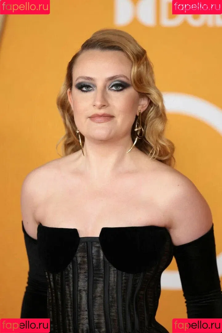 Amelia Dimoldenberg / ameliadimz / emilynudess Onlyfans Photo Gallery 