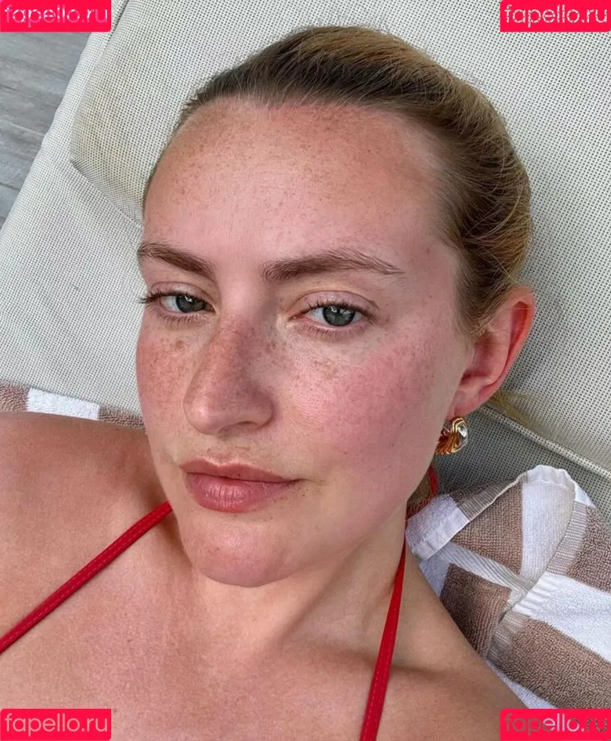 Amelia Dimoldenberg / ameliadimz / emilynudess Onlyfans Photo Gallery 