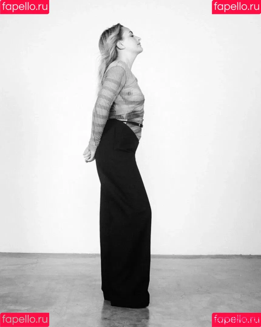 Amelia Dimoldenberg / ameliadimz / emilynudess Onlyfans Photo Gallery 