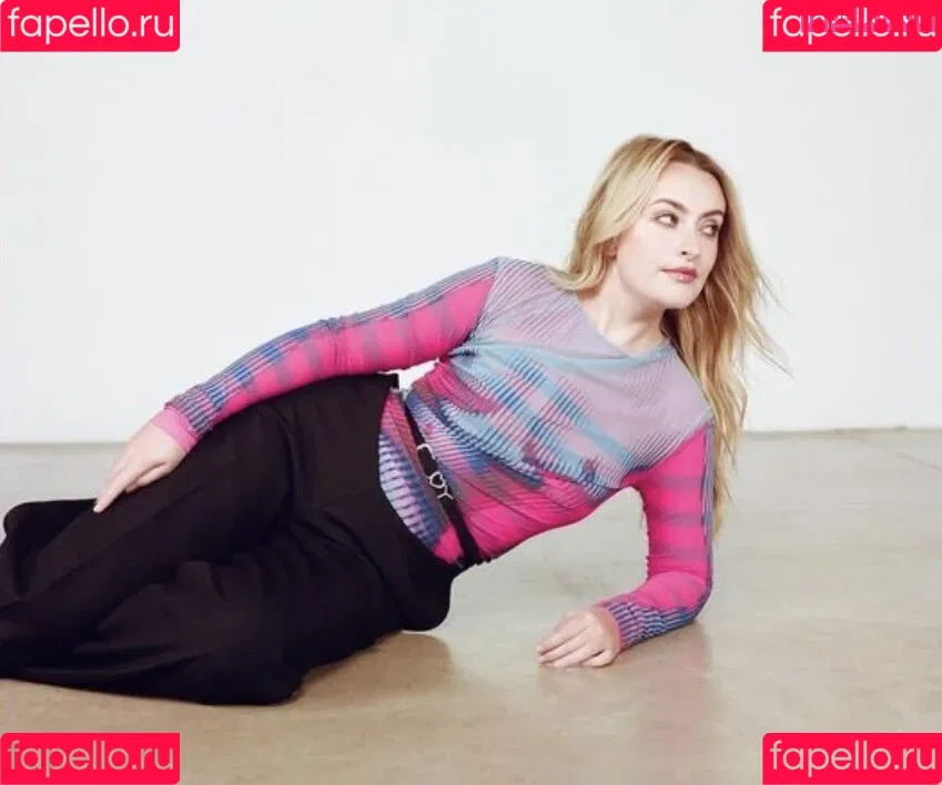 Amelia Dimoldenberg / ameliadimz / emilynudess Onlyfans Photo Gallery 