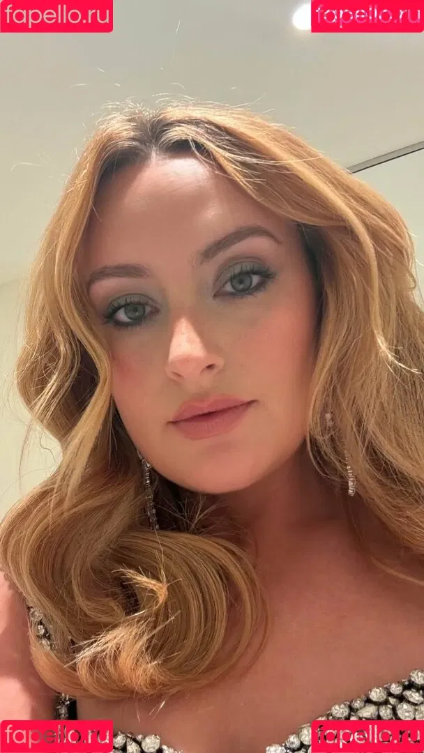 Amelia Dimoldenberg / ameliadimz / emilynudess Onlyfans Photo Gallery 