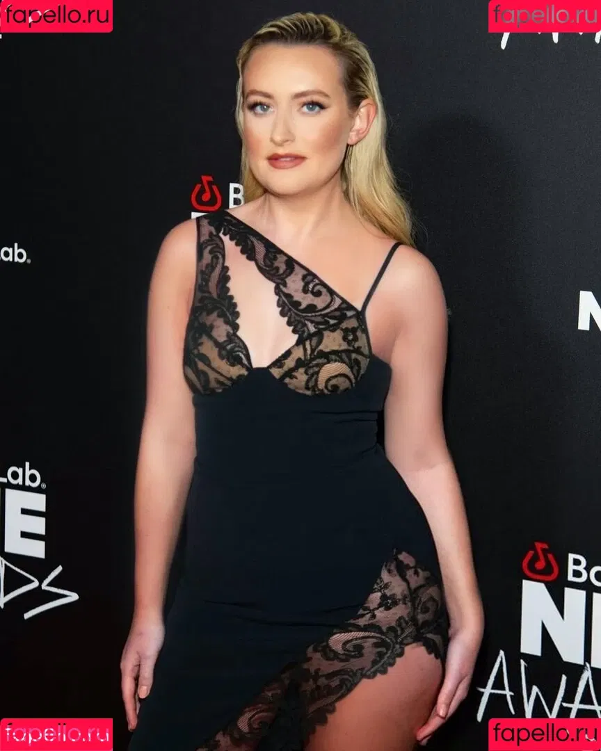 Amelia Dimoldenberg / ameliadimz / emilynudess Onlyfans Photo Gallery 