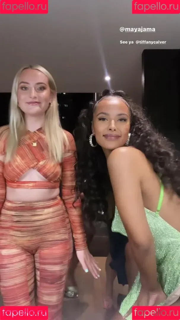 Amelia Dimoldenberg / ameliadimz / emilynudess Onlyfans Photo Gallery 