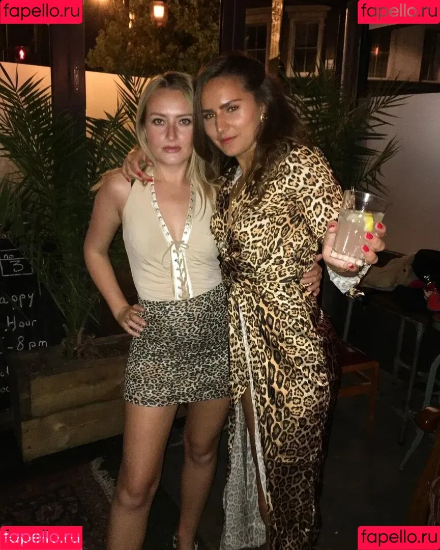 Amelia Dimoldenberg / ameliadimz / emilynudess Onlyfans Photo Gallery 