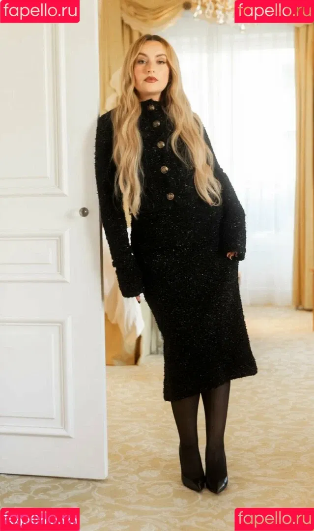 Amelia Dimoldenberg / ameliadimz / emilynudess Onlyfans Photo Gallery 