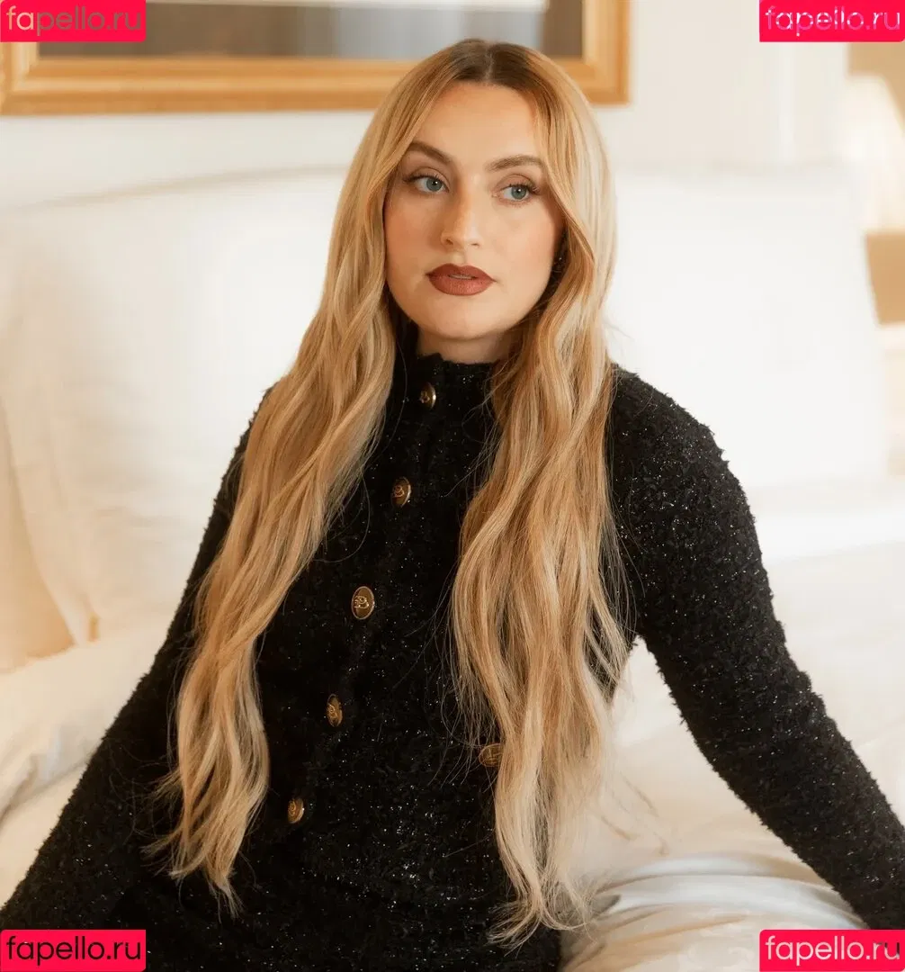 Amelia Dimoldenberg / ameliadimz / emilynudess Onlyfans Photo Gallery 