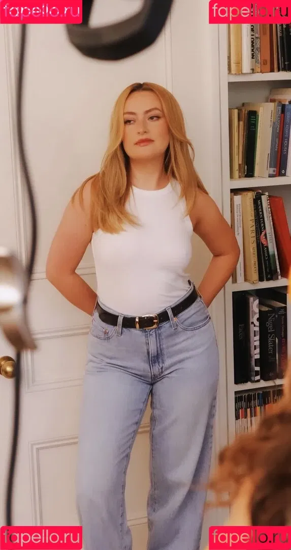 Amelia Dimoldenberg / ameliadimz / emilynudess Onlyfans Photo Gallery 