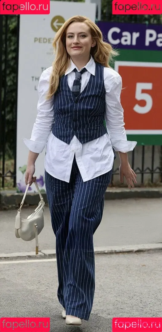 Amelia Dimoldenberg / ameliadimz / emilynudess Onlyfans Photo Gallery 