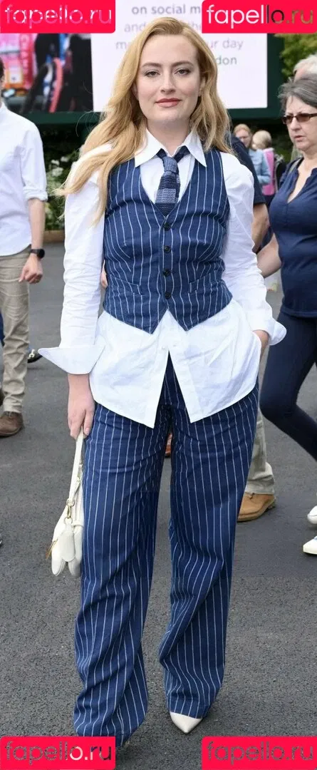 Amelia Dimoldenberg / ameliadimz / emilynudess Onlyfans Photo Gallery 